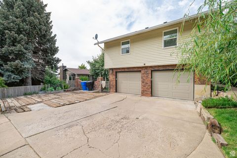 Tiny photo for 693 E 3100 N, North Ogden, UT 84414 (MLS # 2113048)