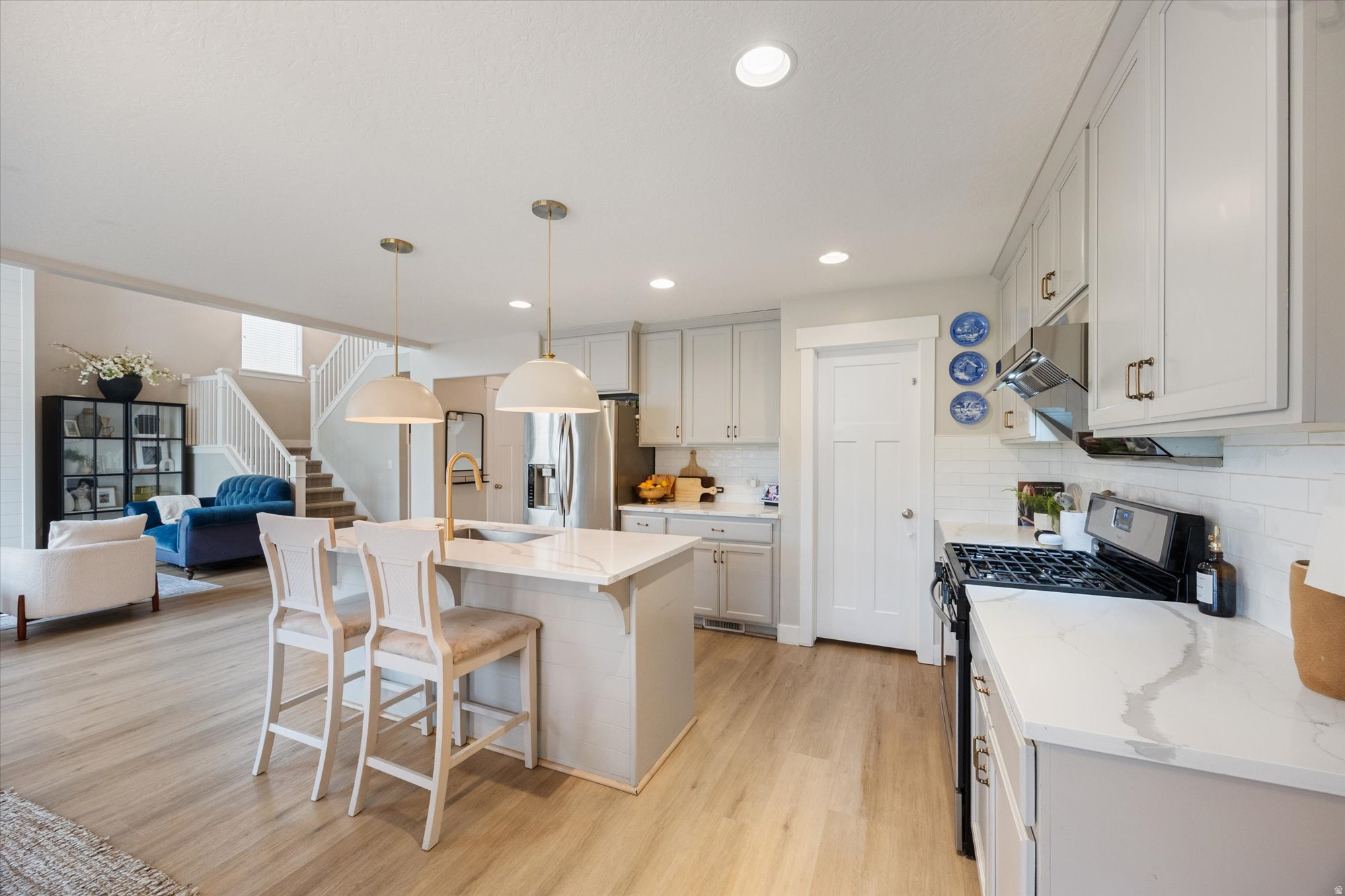 CANYON HILLS - Residential