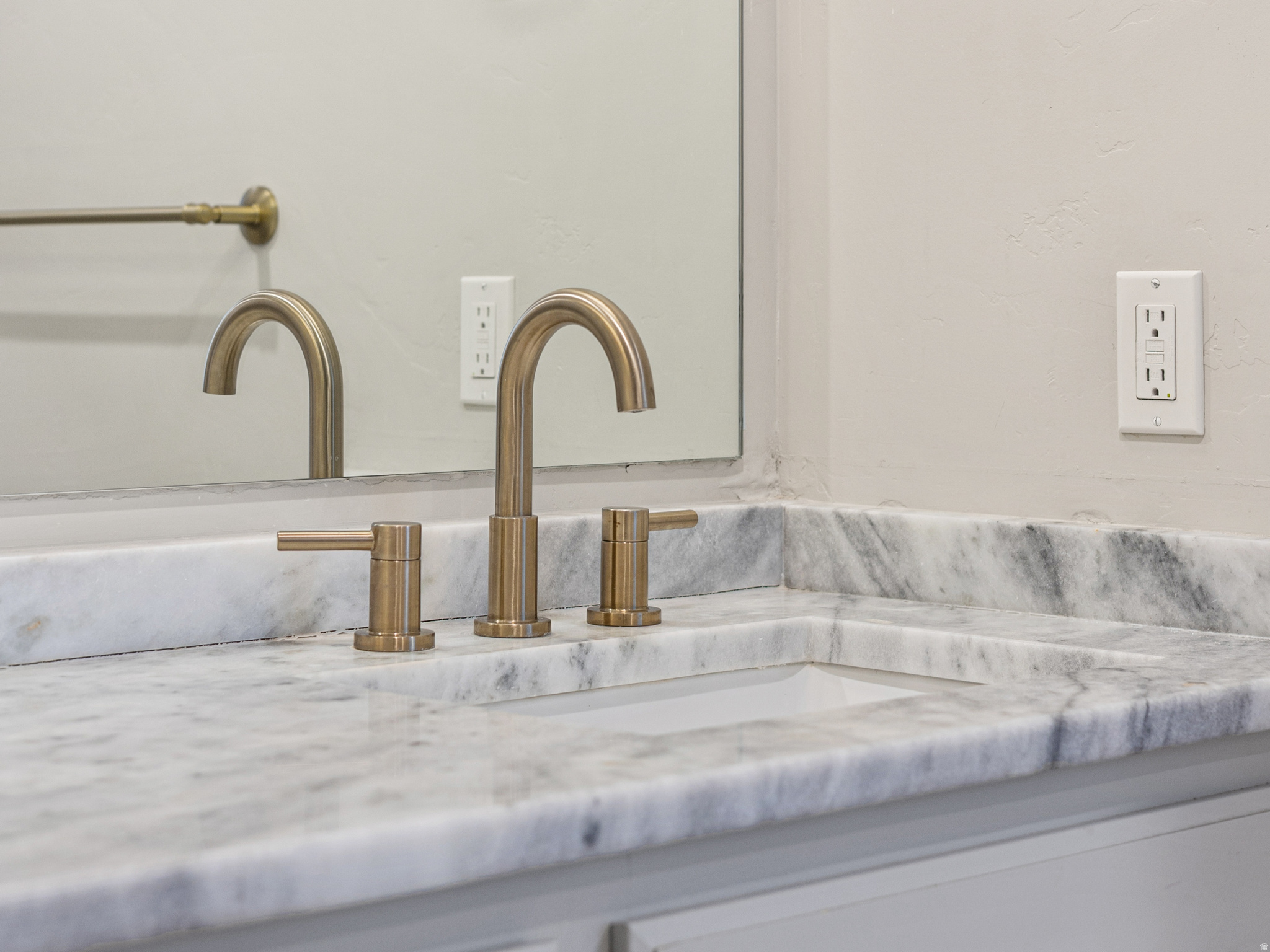 CANYON HILLS - Residential