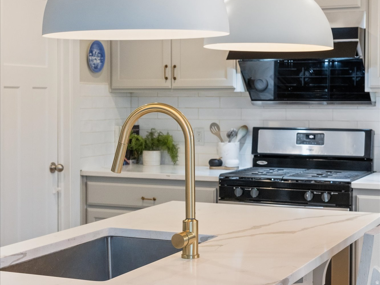 CANYON HILLS - Residential