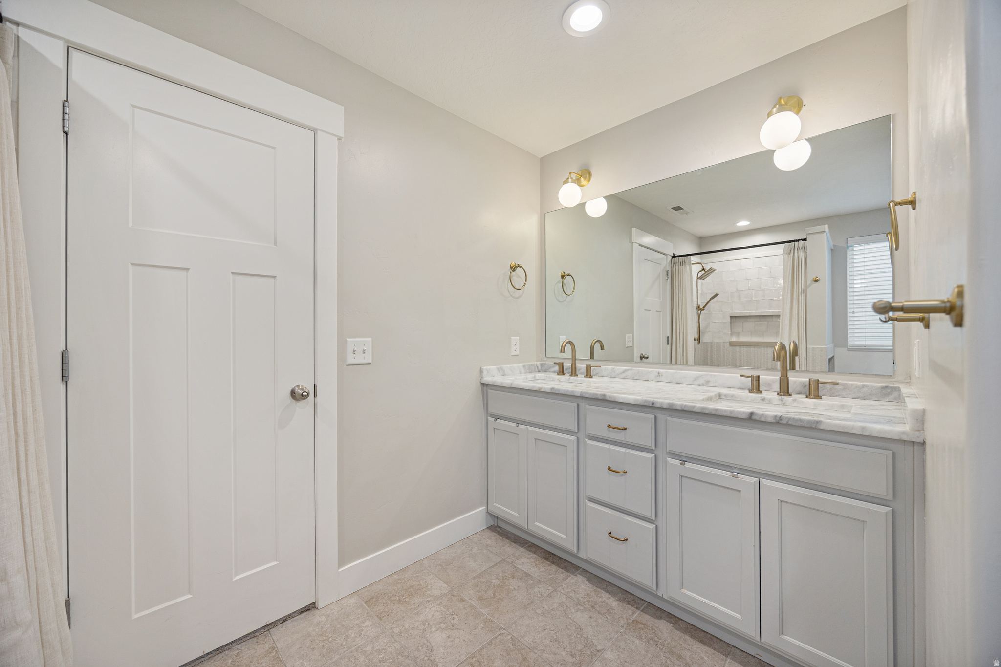 CANYON HILLS - Residential