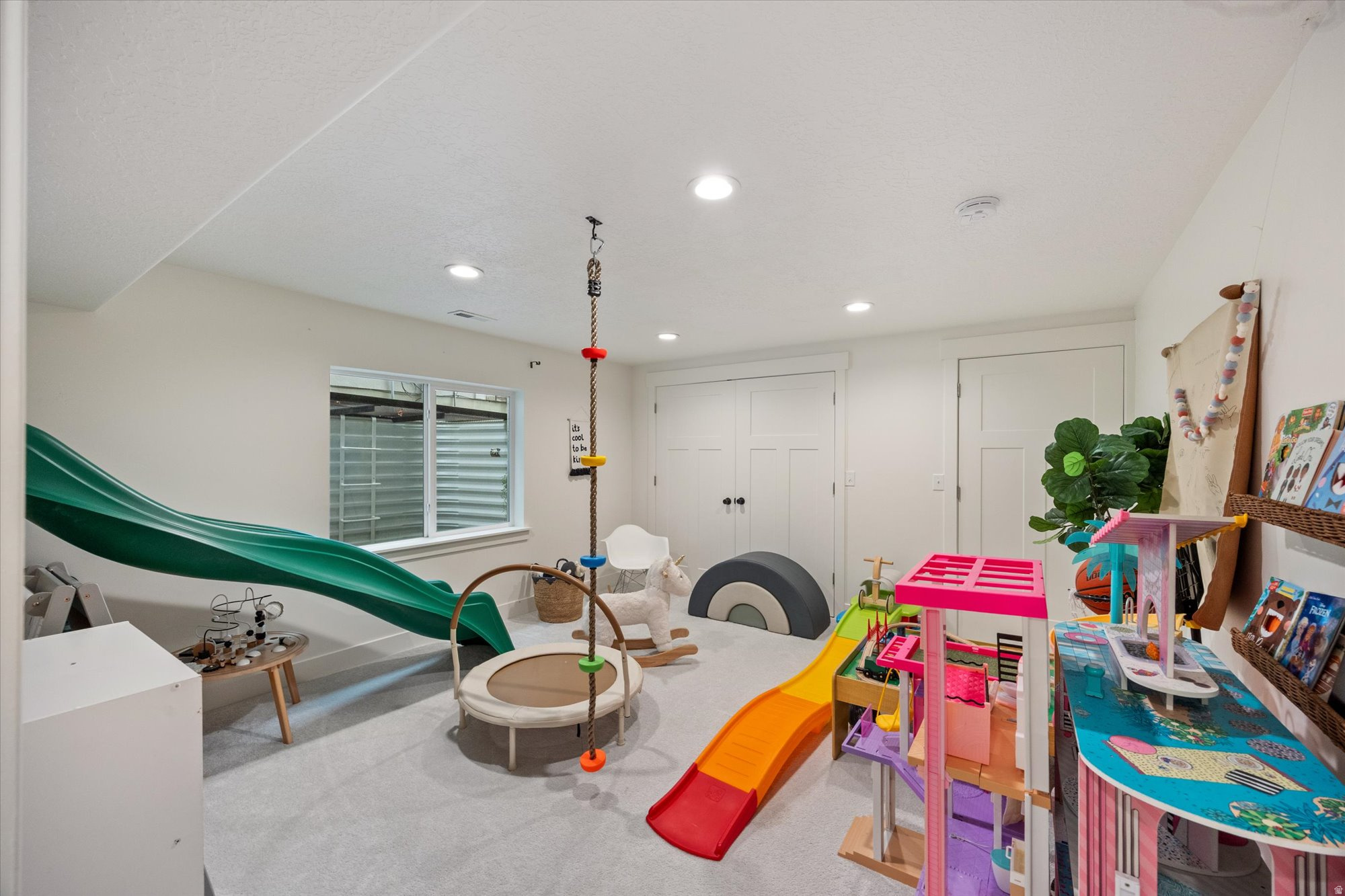 CANYON HILLS - Residential