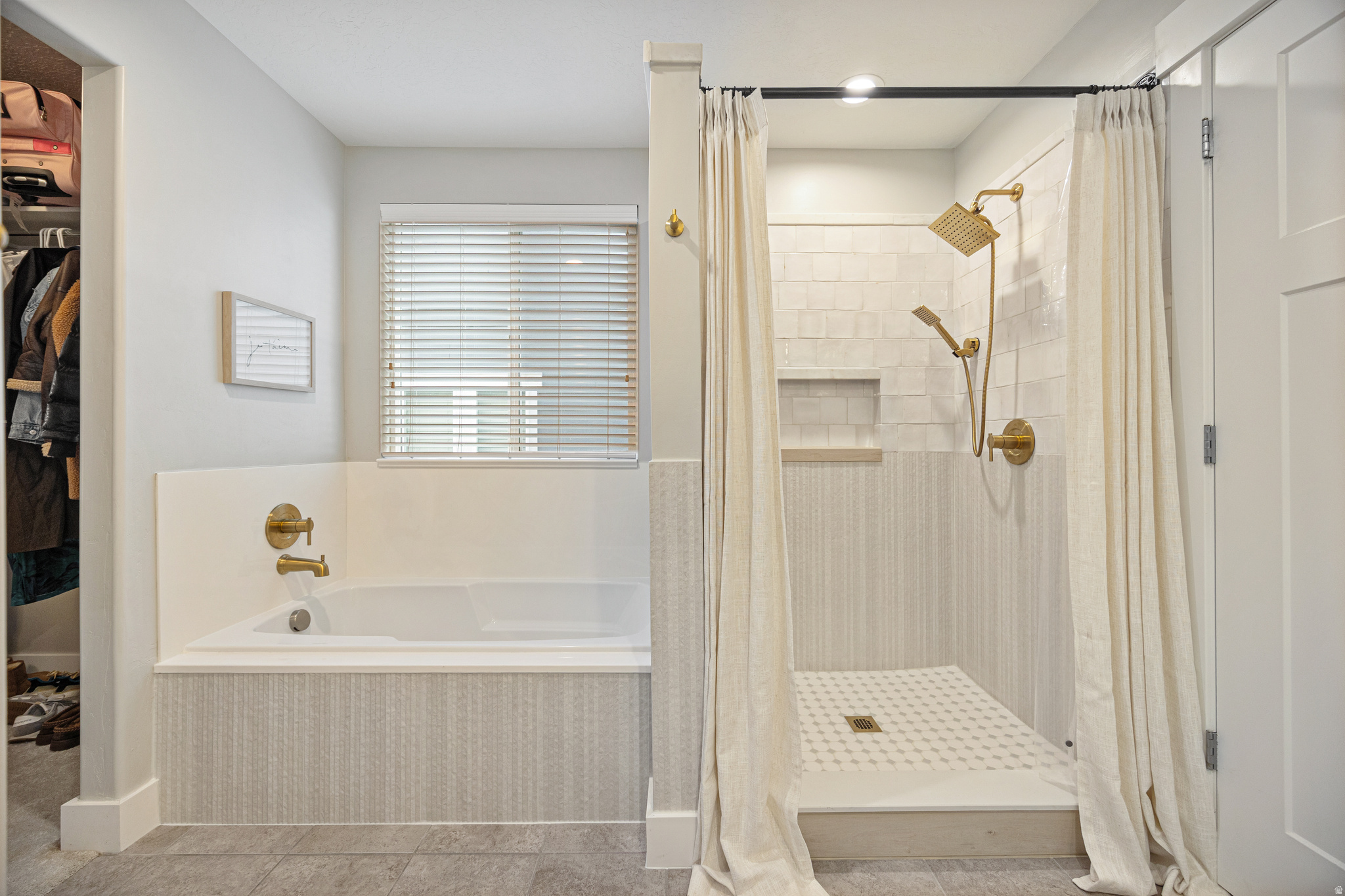 CANYON HILLS - Residential