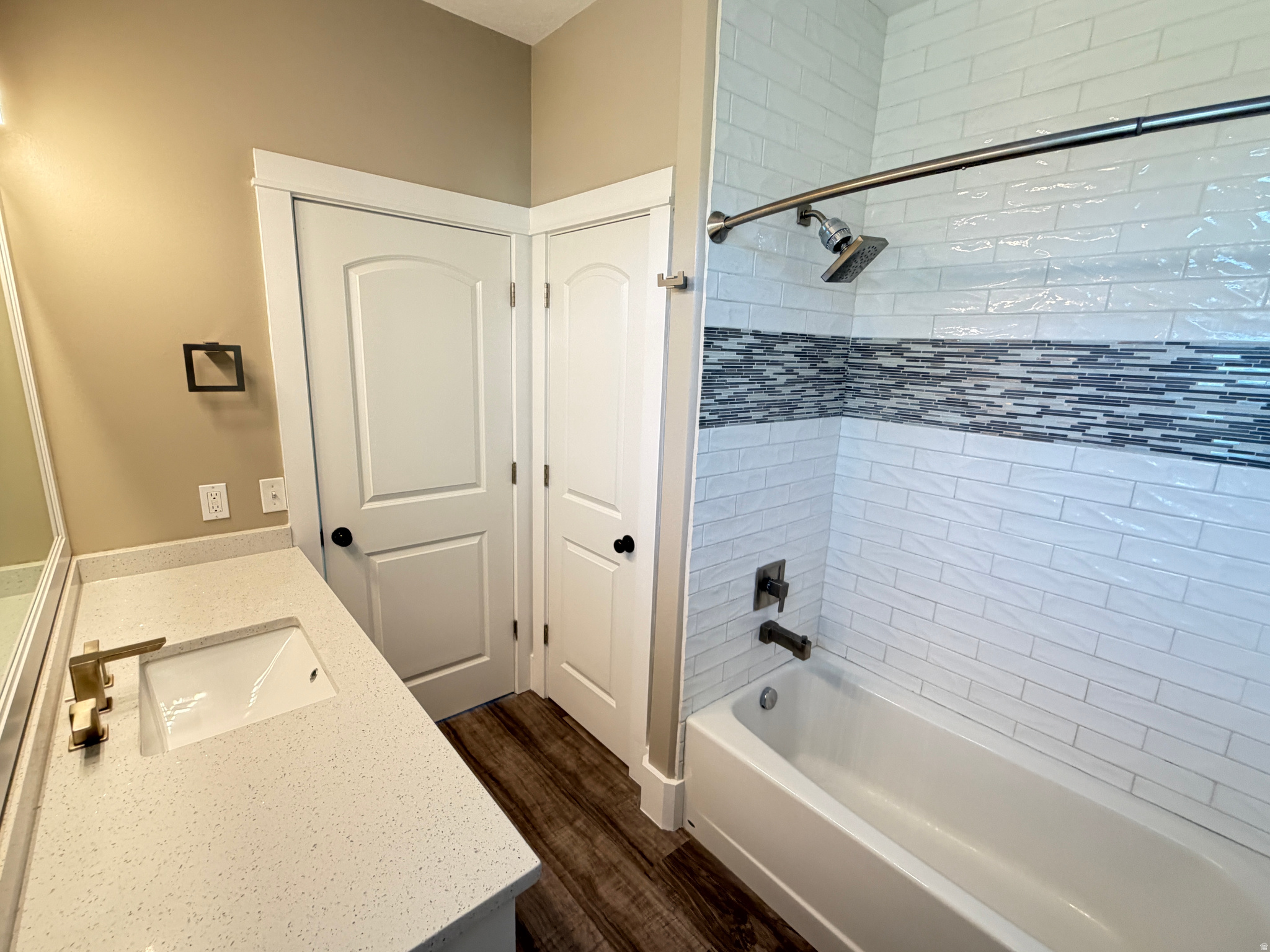 PINERIDGE ESTATES - Residential