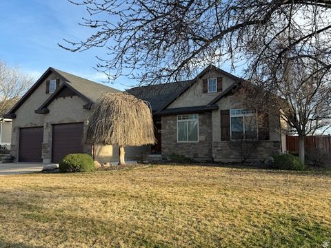 Photo of 256 W 225 S, Providence, UT 84332 (MLS # 2144643)