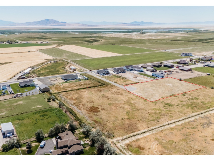 BRAD DEVEREAUX SUB - Land