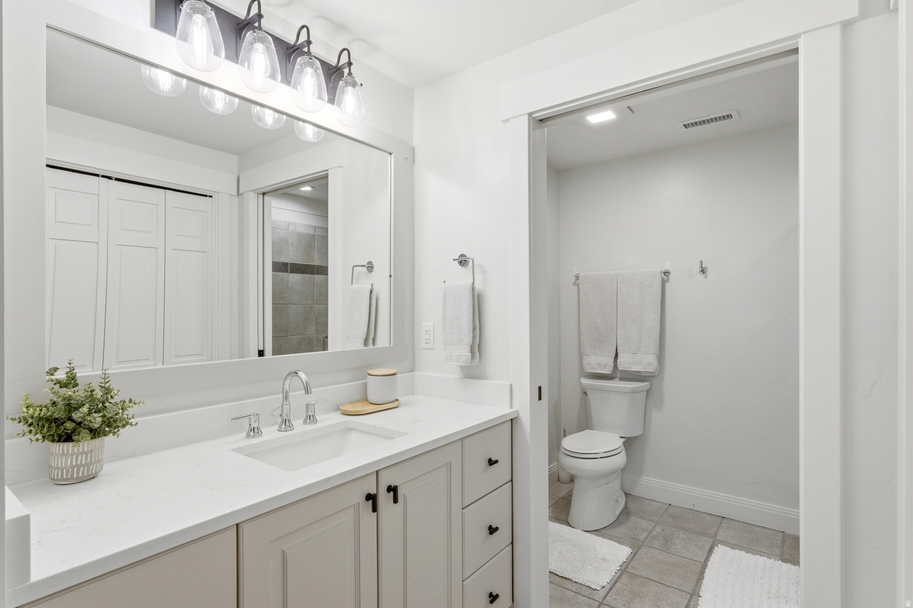 TOWN POINTE - Residential