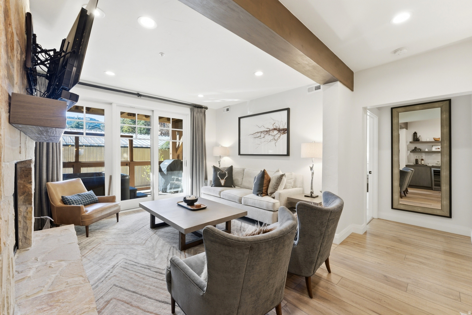 TOWN POINTE - Residential