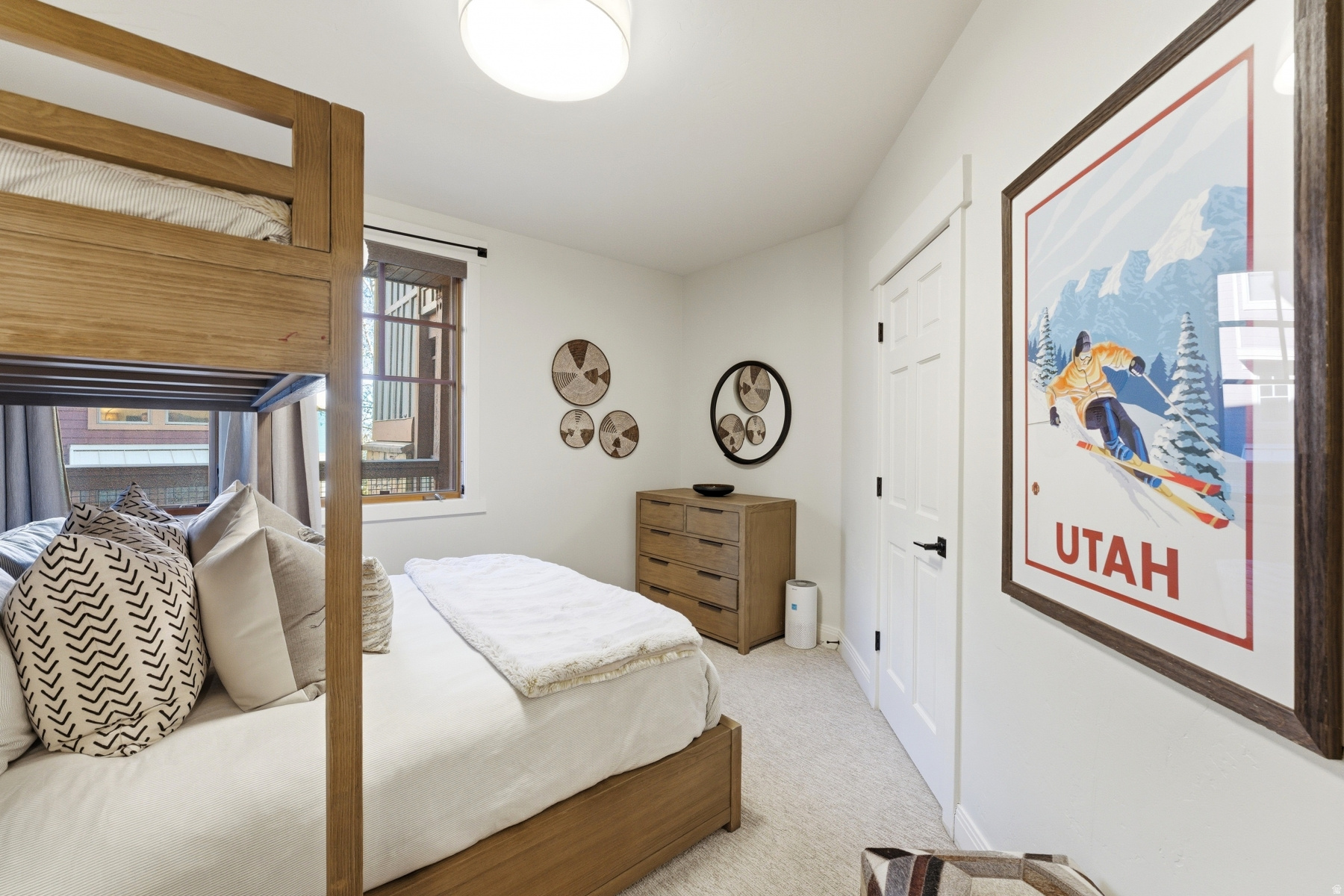 TOWN POINTE - Residential