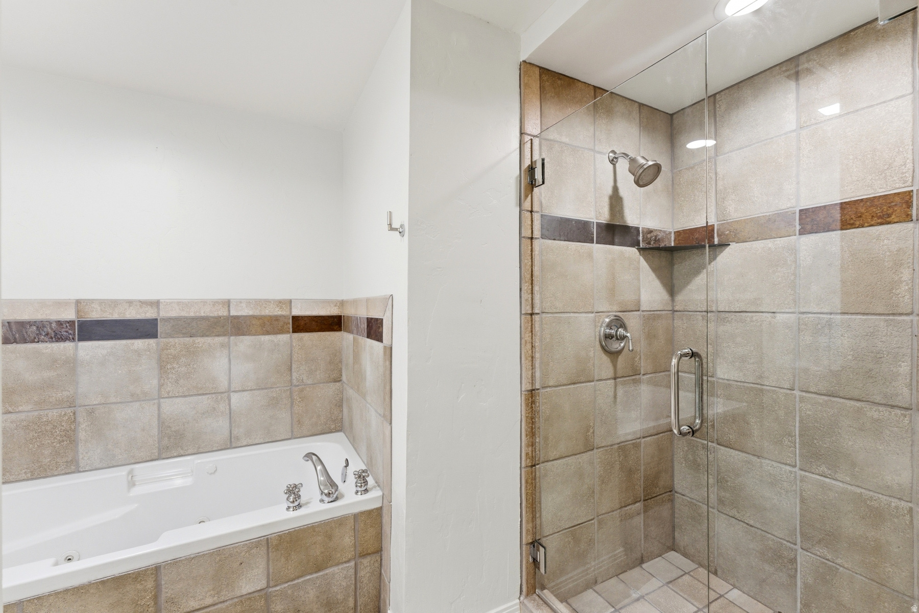 TOWN POINTE - Residential