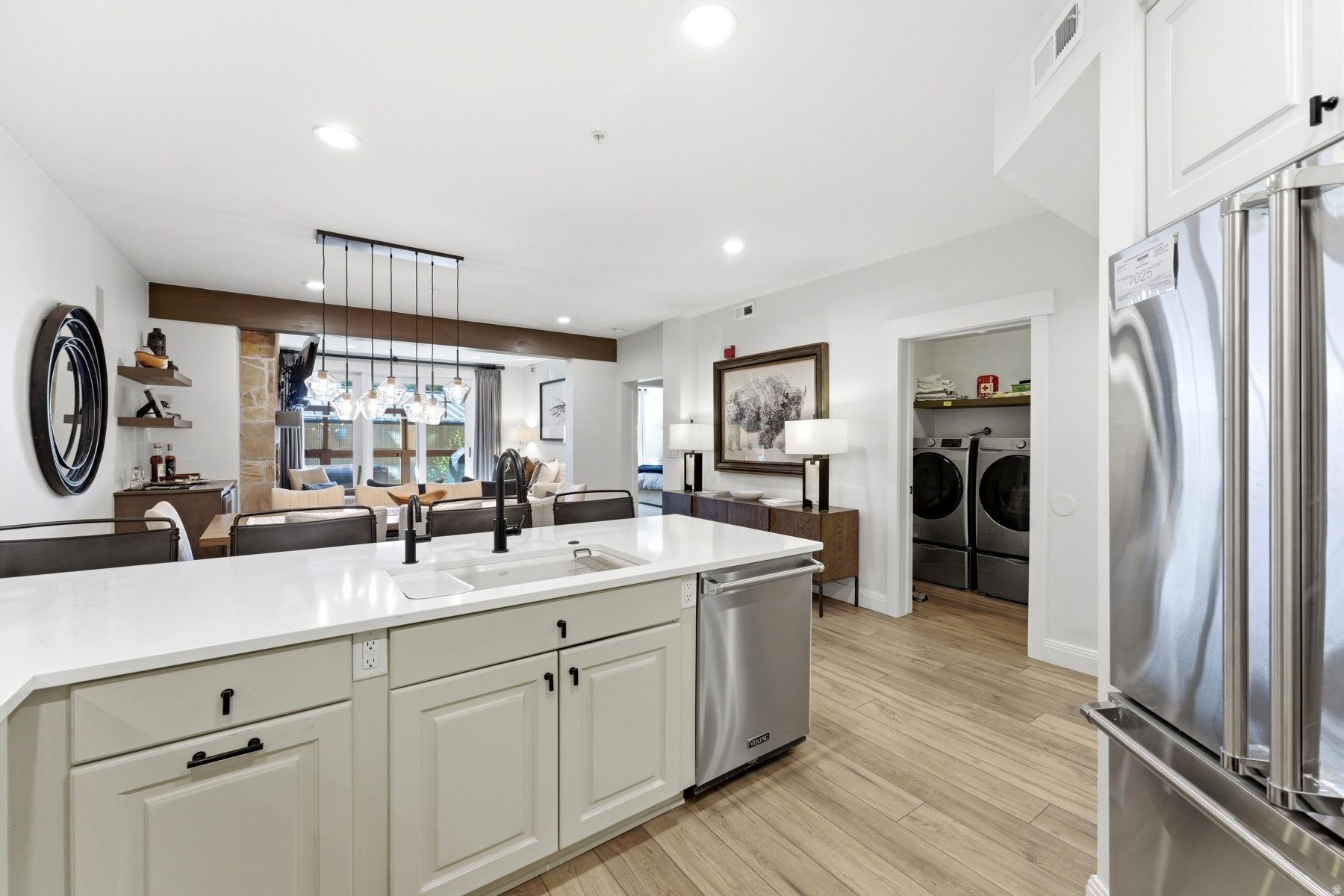 TOWN POINTE - Residential