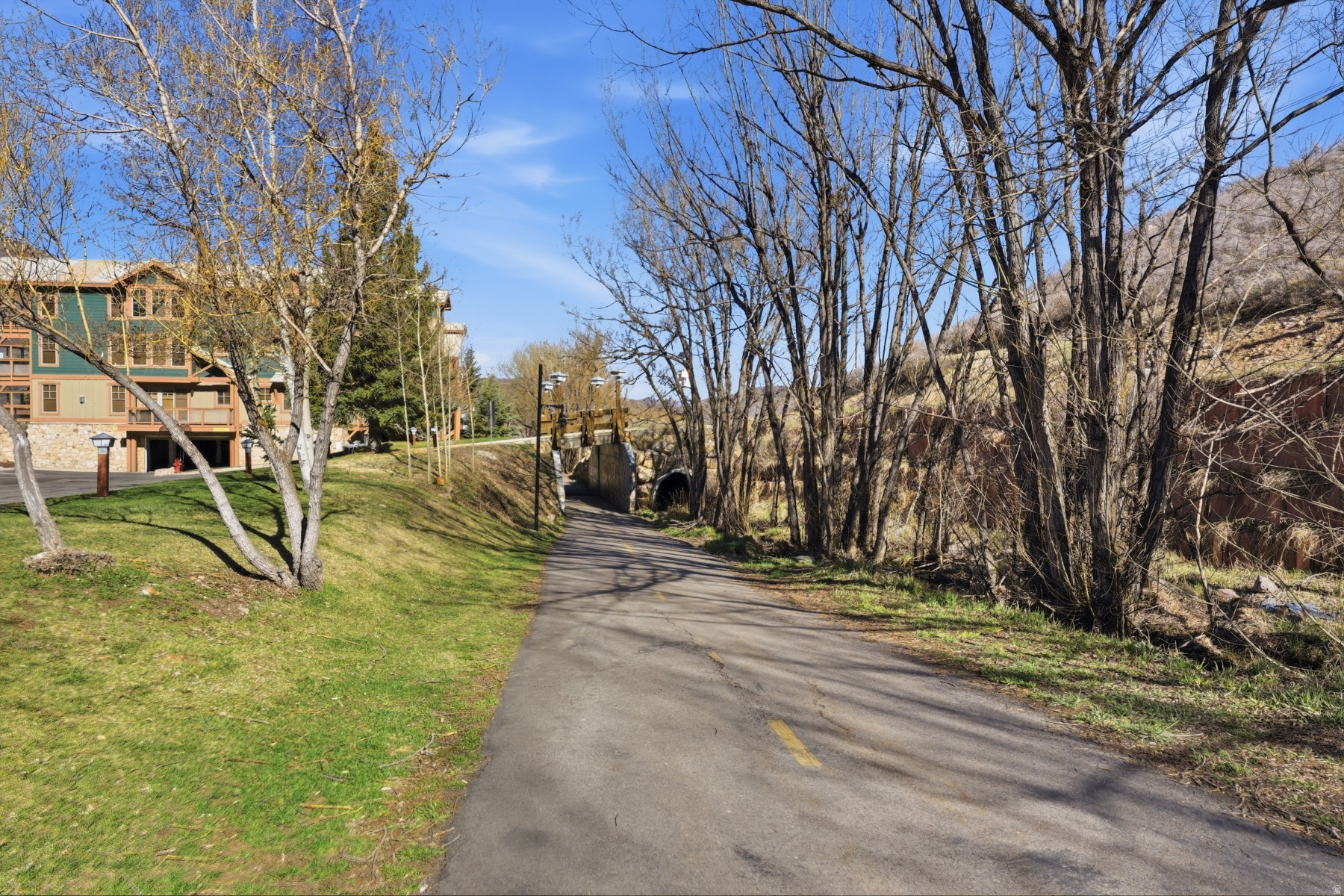 TOWN POINTE - Residential