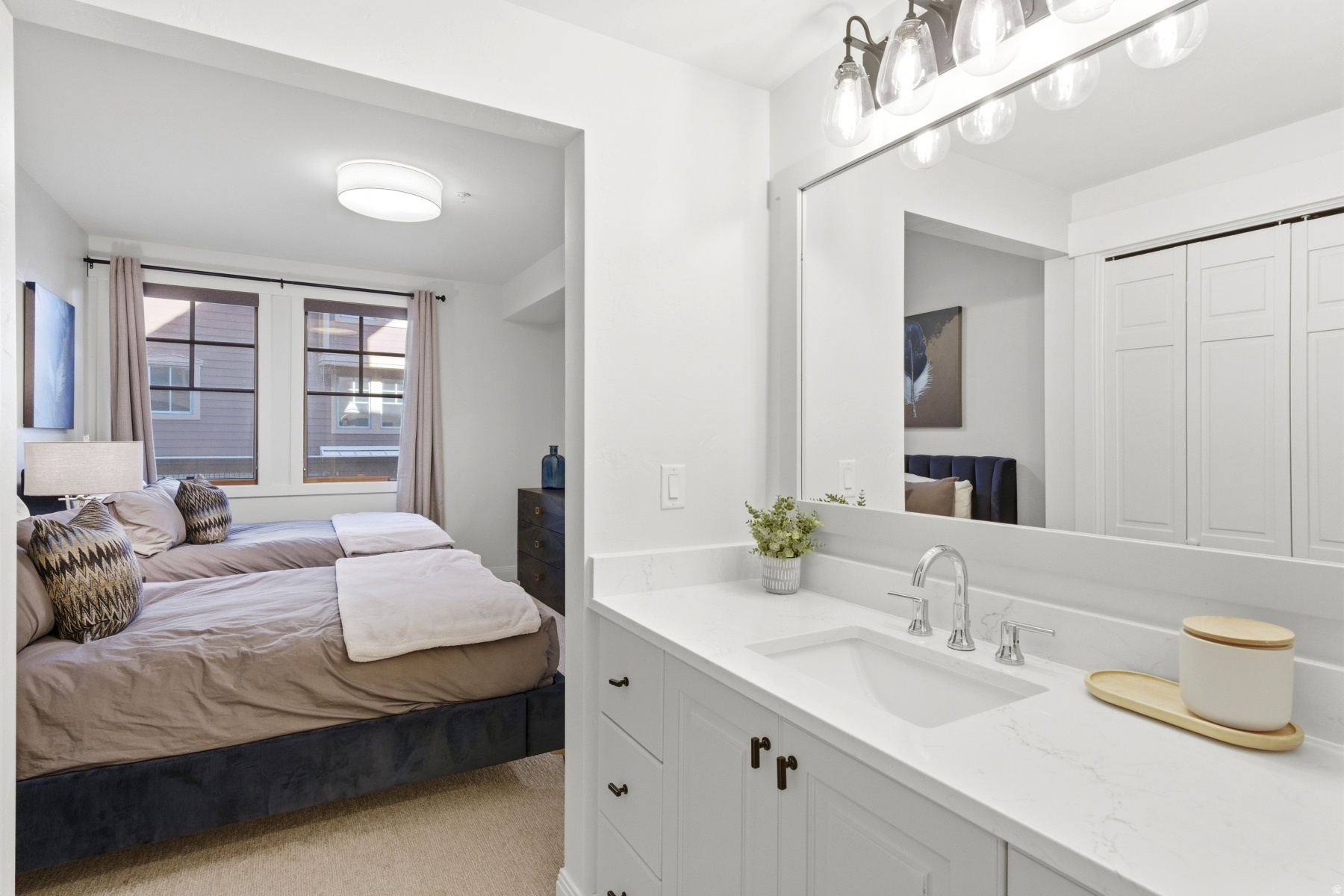 TOWN POINTE - Residential