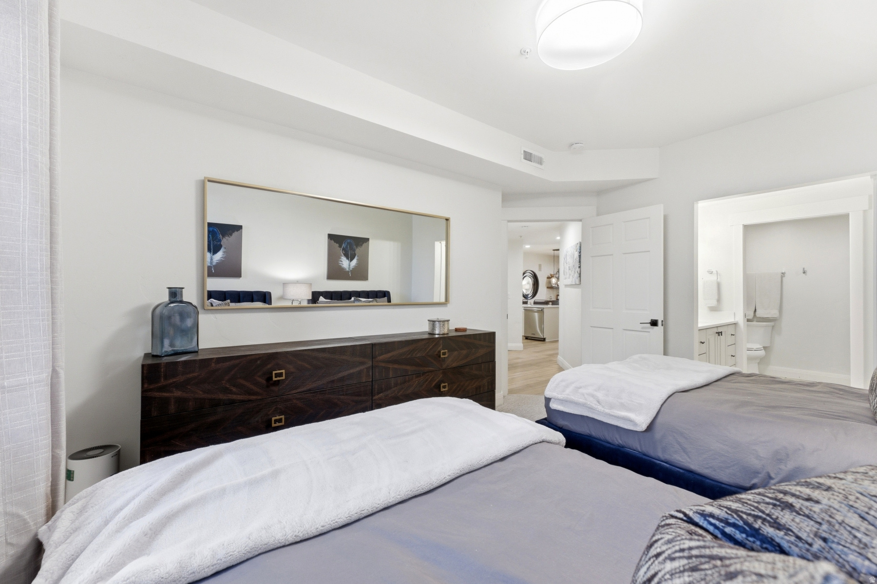 TOWN POINTE - Residential