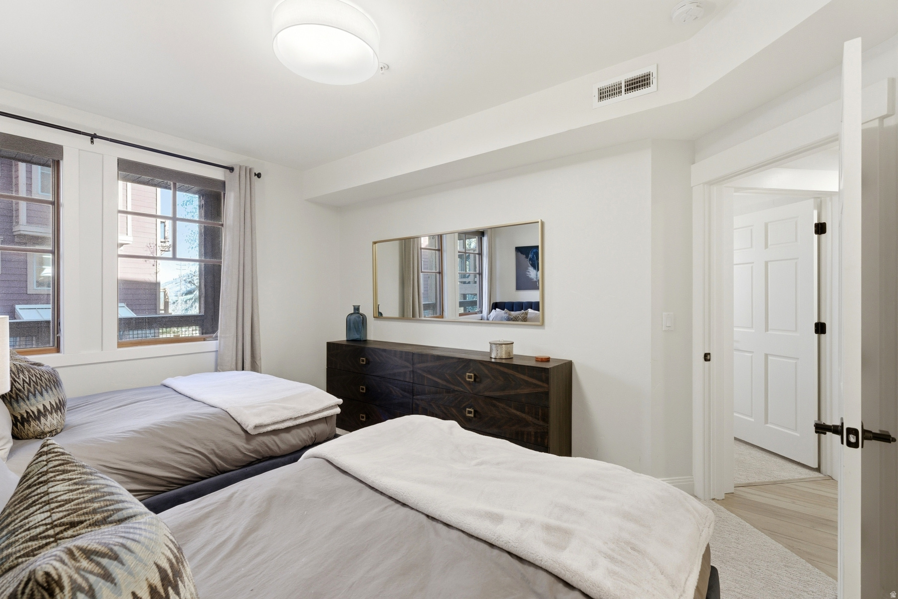 TOWN POINTE - Residential