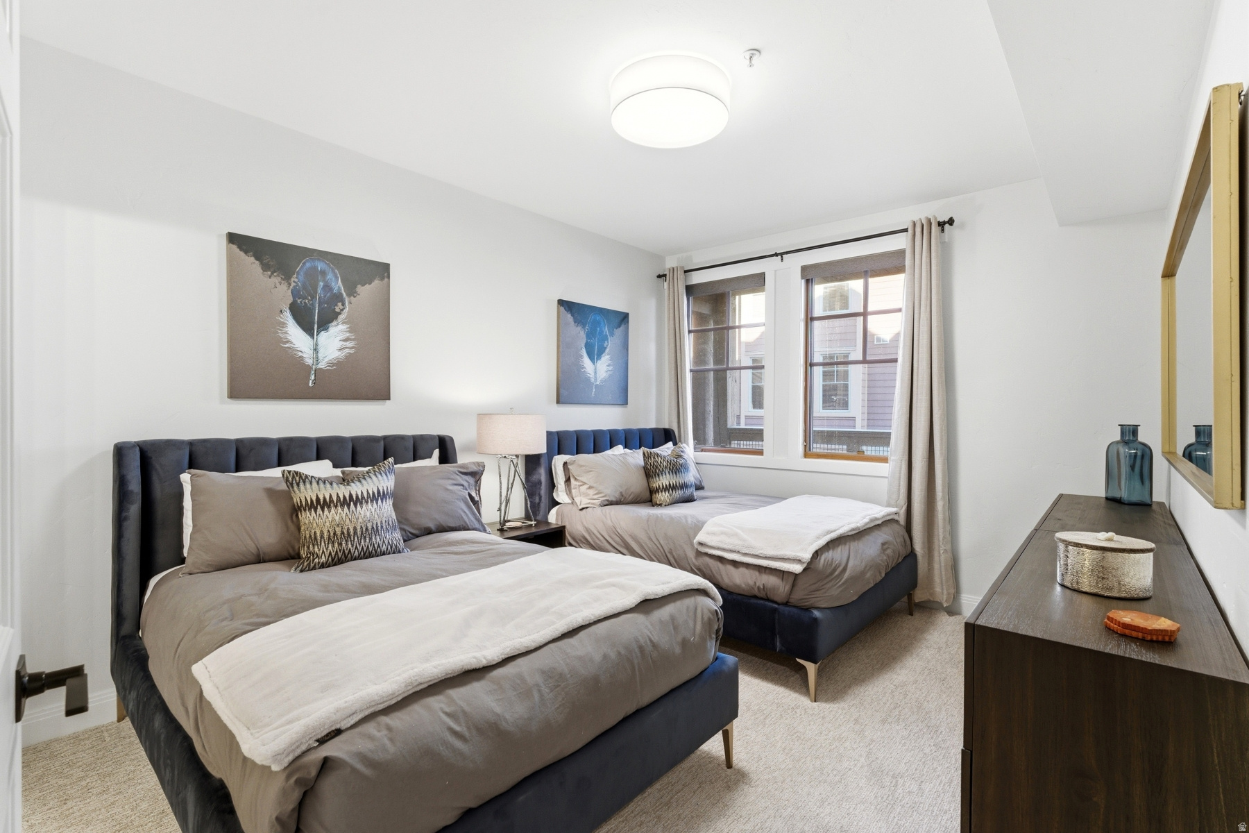 TOWN POINTE - Residential