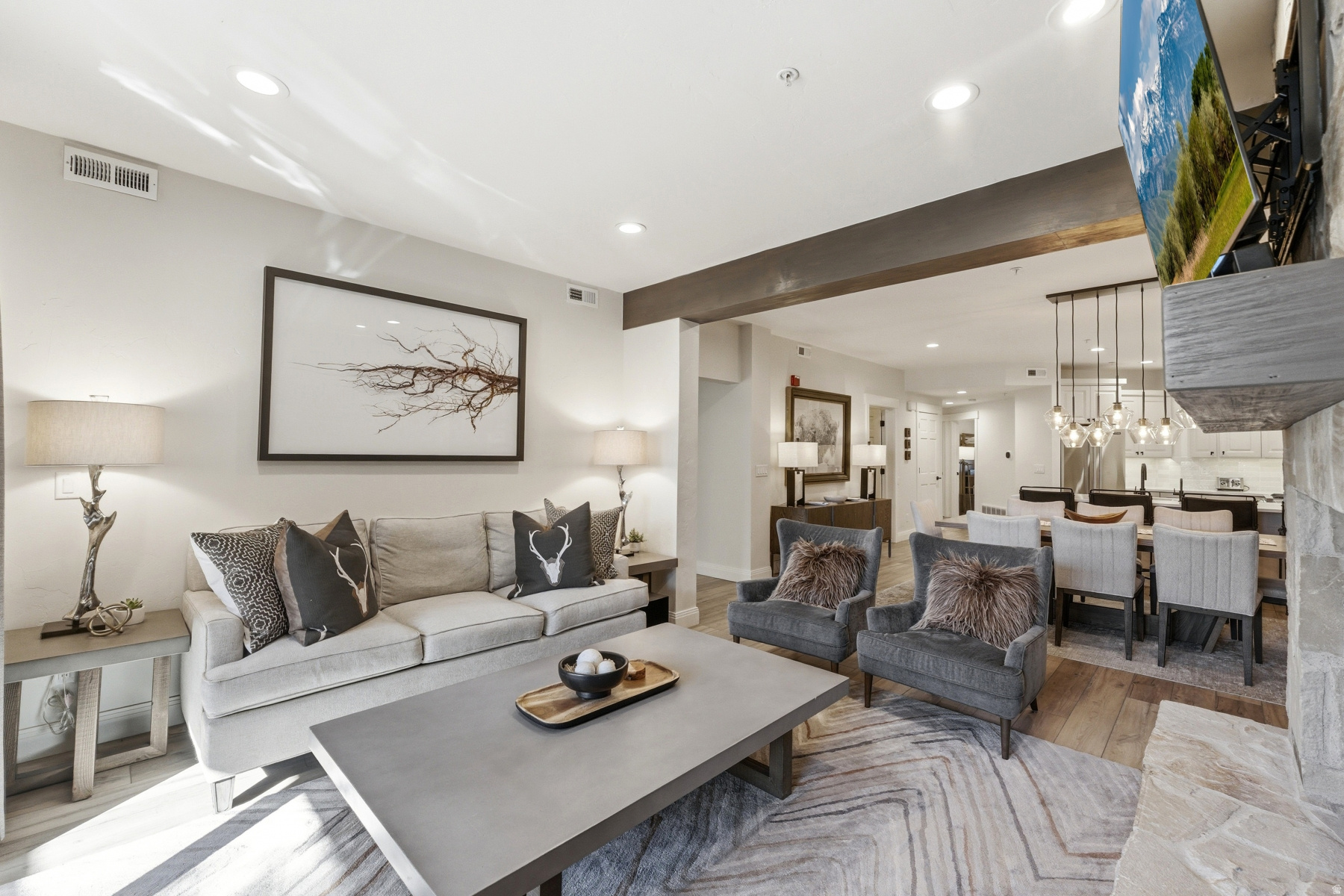 TOWN POINTE - Residential