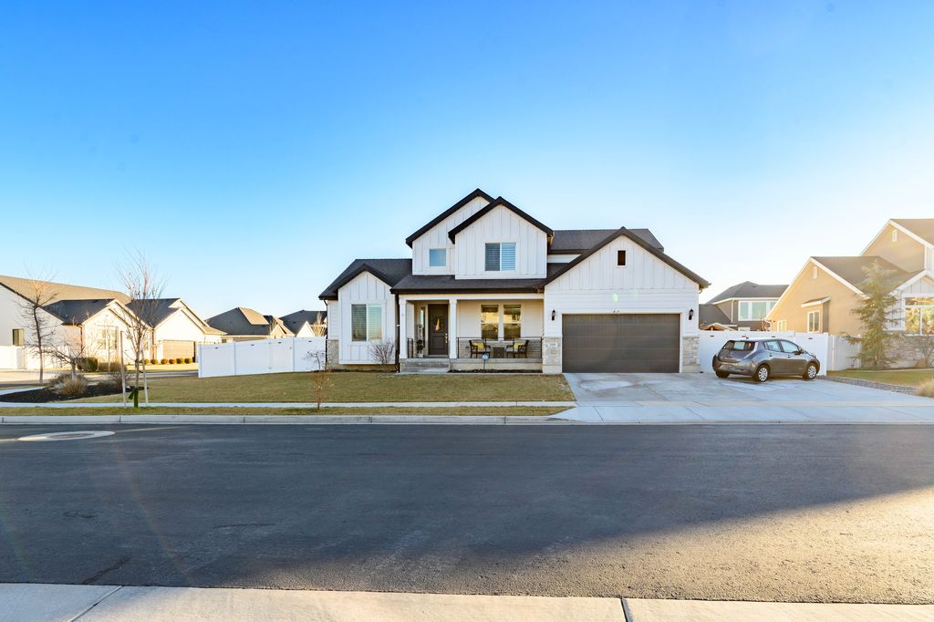 Photo of 1109 W CITADEL LN, Murray, UT 84123 (MLS # 2131710)