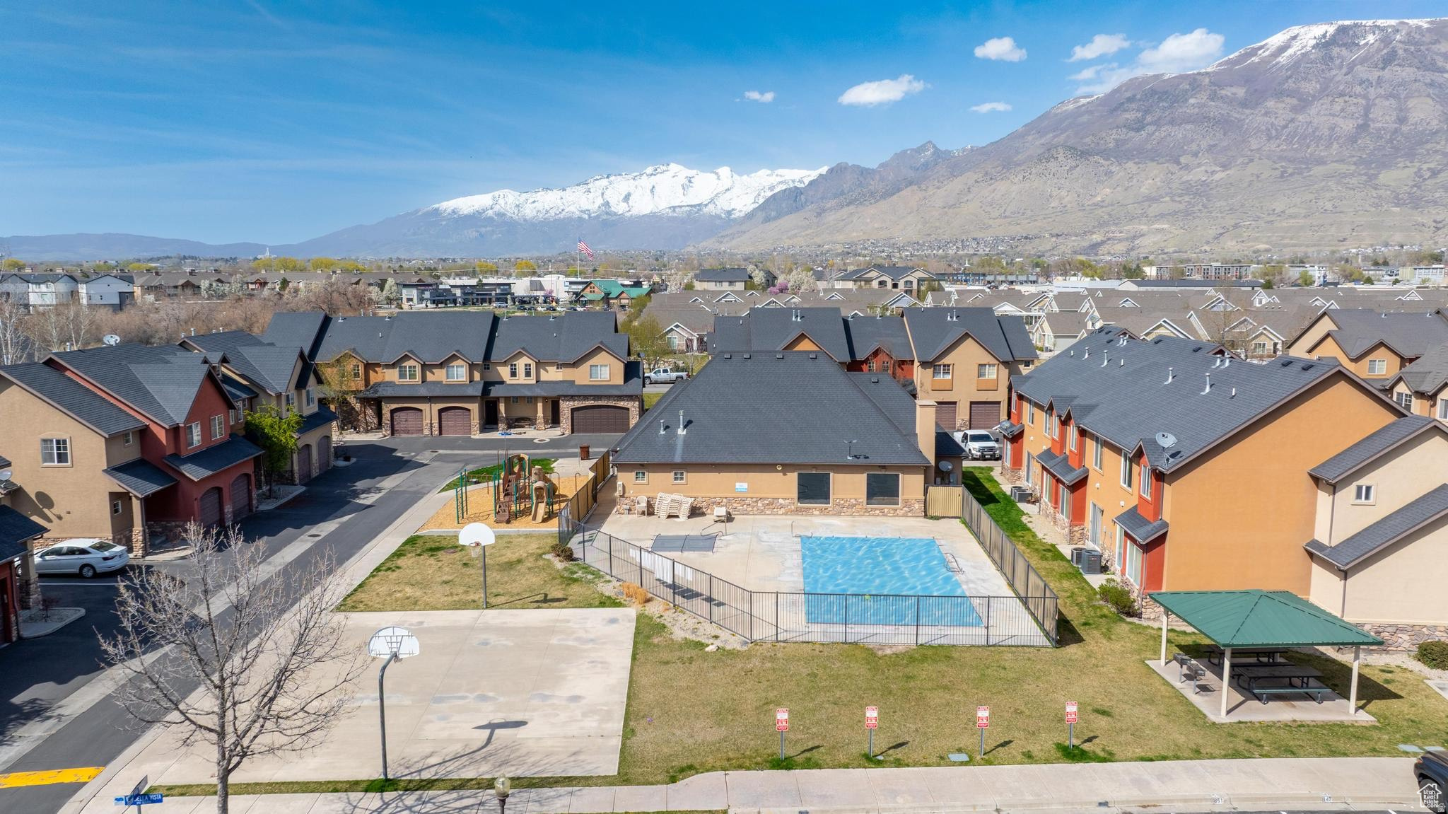 VILLAS AT MAPLEWOOD - Residential