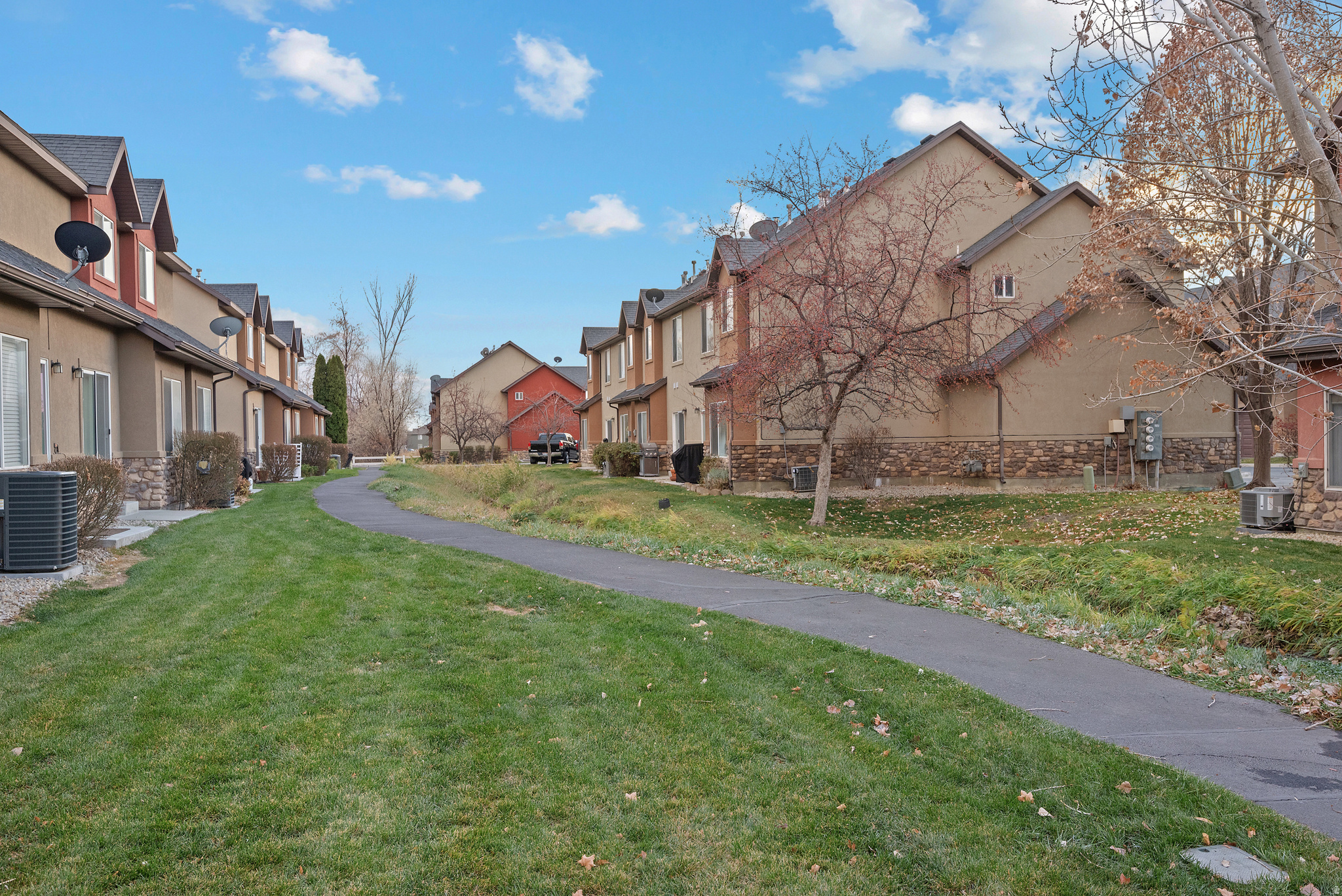 VILLAS AT MAPLEWOOD - Residential