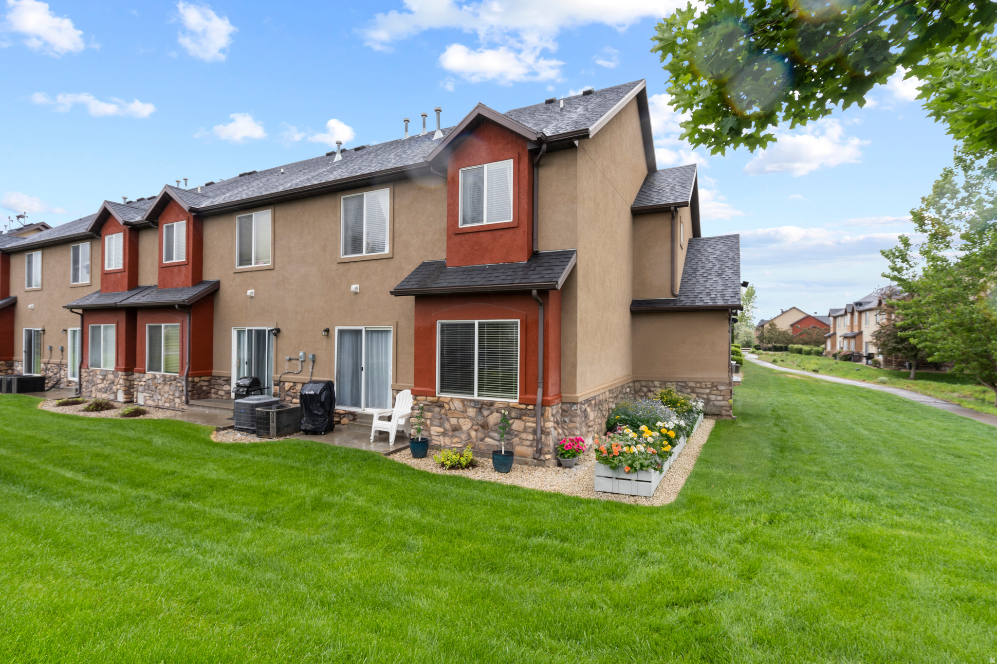 VILLAS AT MAPLEWOOD - Residential