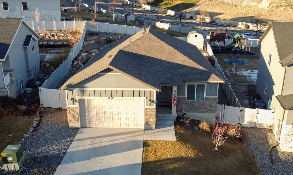 Photo of 1666 W FOXBERRY RD, Santaquin, UT 84655 (MLS # 2132216)