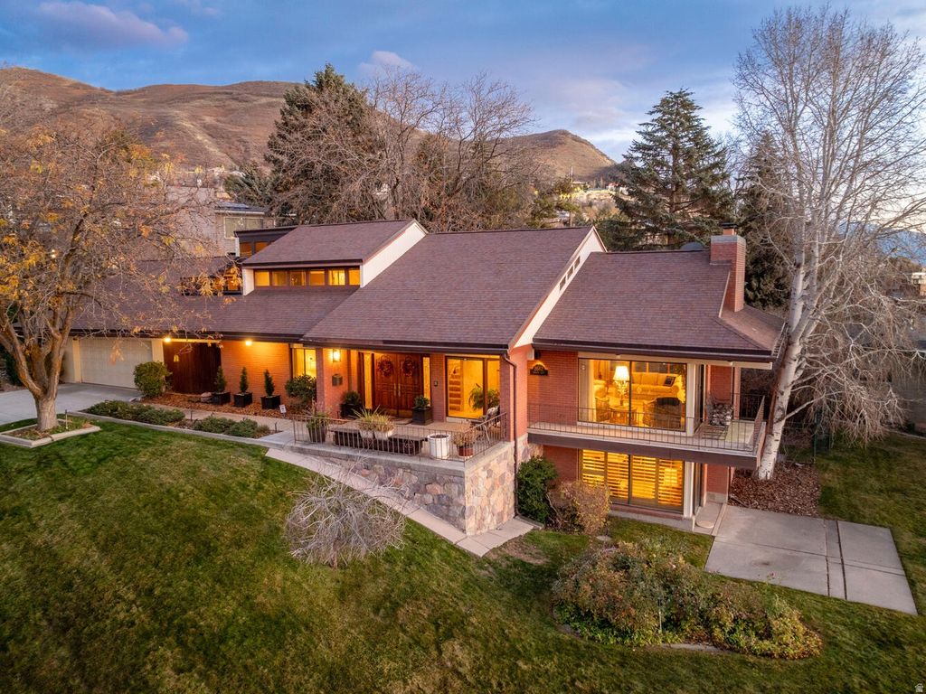 Photo of 2662 E SKYLINE DR S, Salt Lake City, UT 84108 (MLS # 2125112)