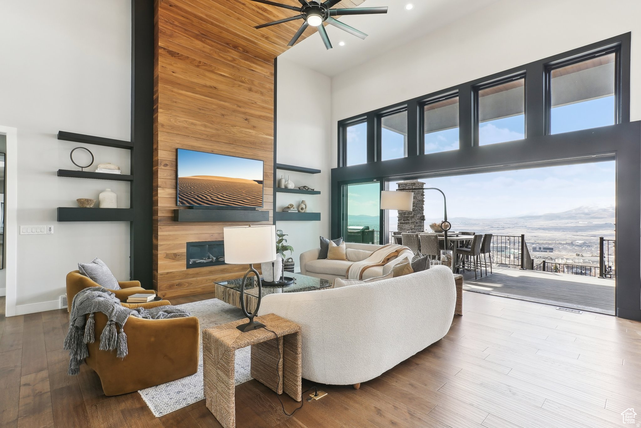 VISTA RIDGE PHASE 1 - Residential