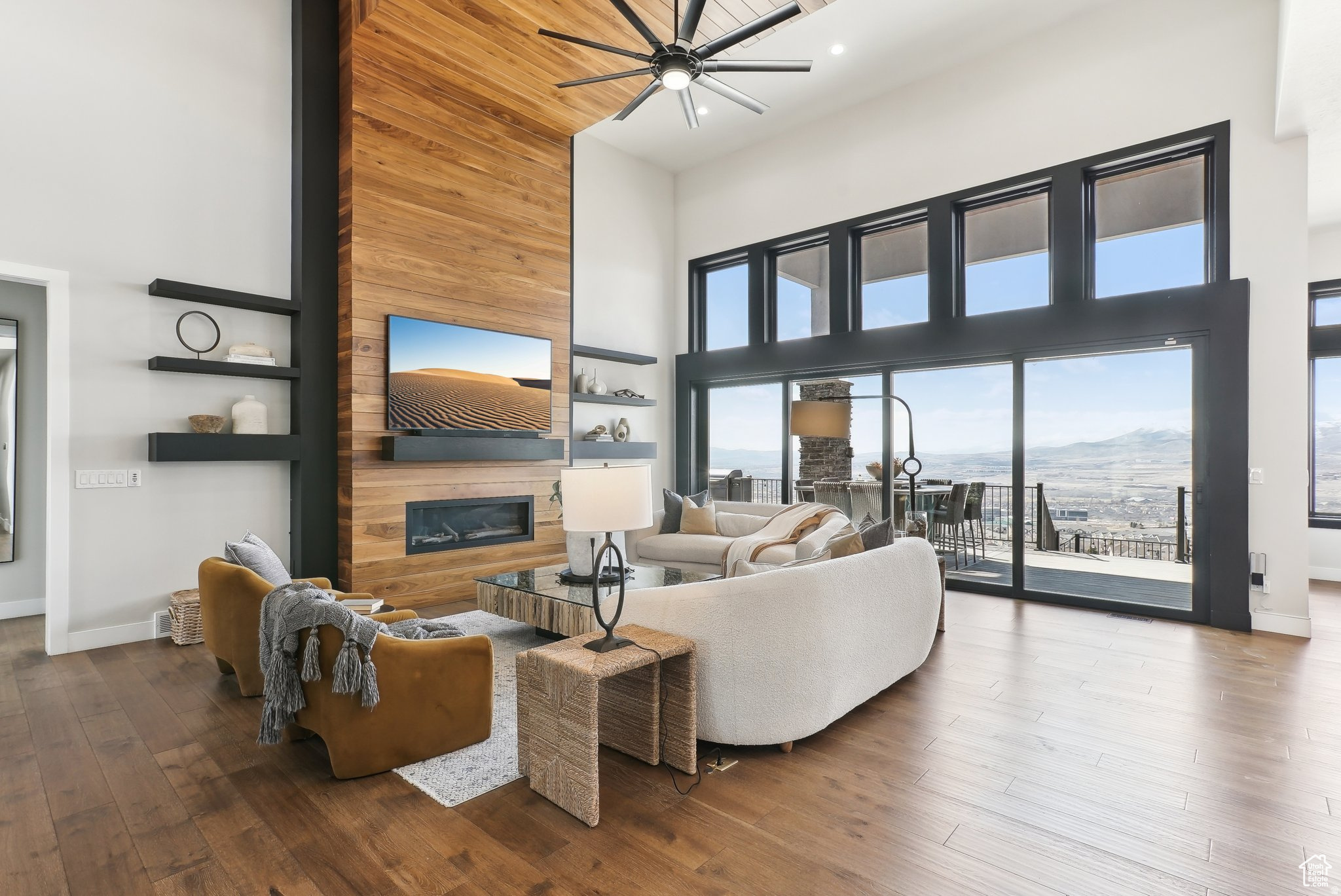 VISTA RIDGE PHASE 1 - Residential