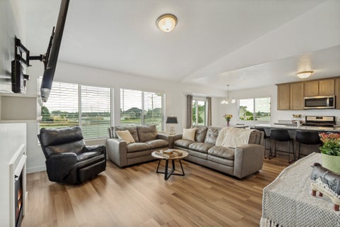 Tiny photo for 946 S 650 W, Farmington, UT 84025 (MLS # 2178689)
