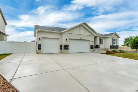 Tiny photo for 946 S 650 W, Farmington, UT 84025 (MLS # 2178689)
