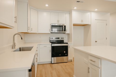 Photo of 247 E 1825 N #5, North Ogden, UT 84414 (MLS # 2128939)