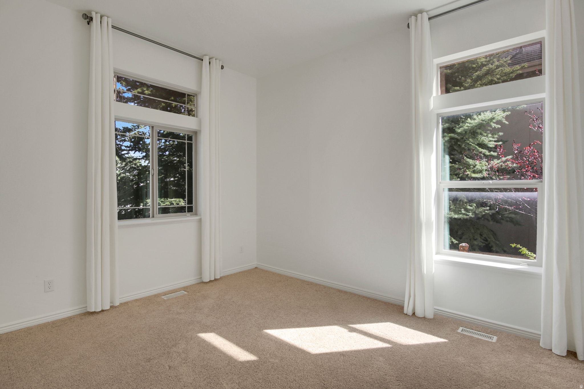 OAK VISTA - Residential