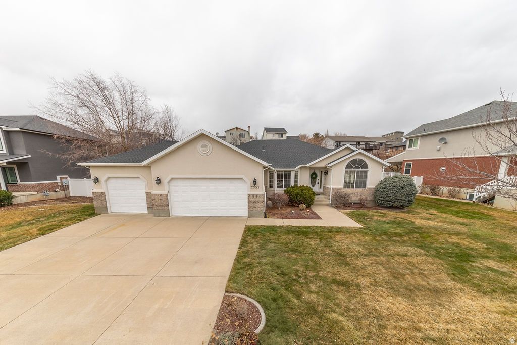 Photo of 2353 CANYON DR, Layton, UT 84040 (MLS # 2139694)