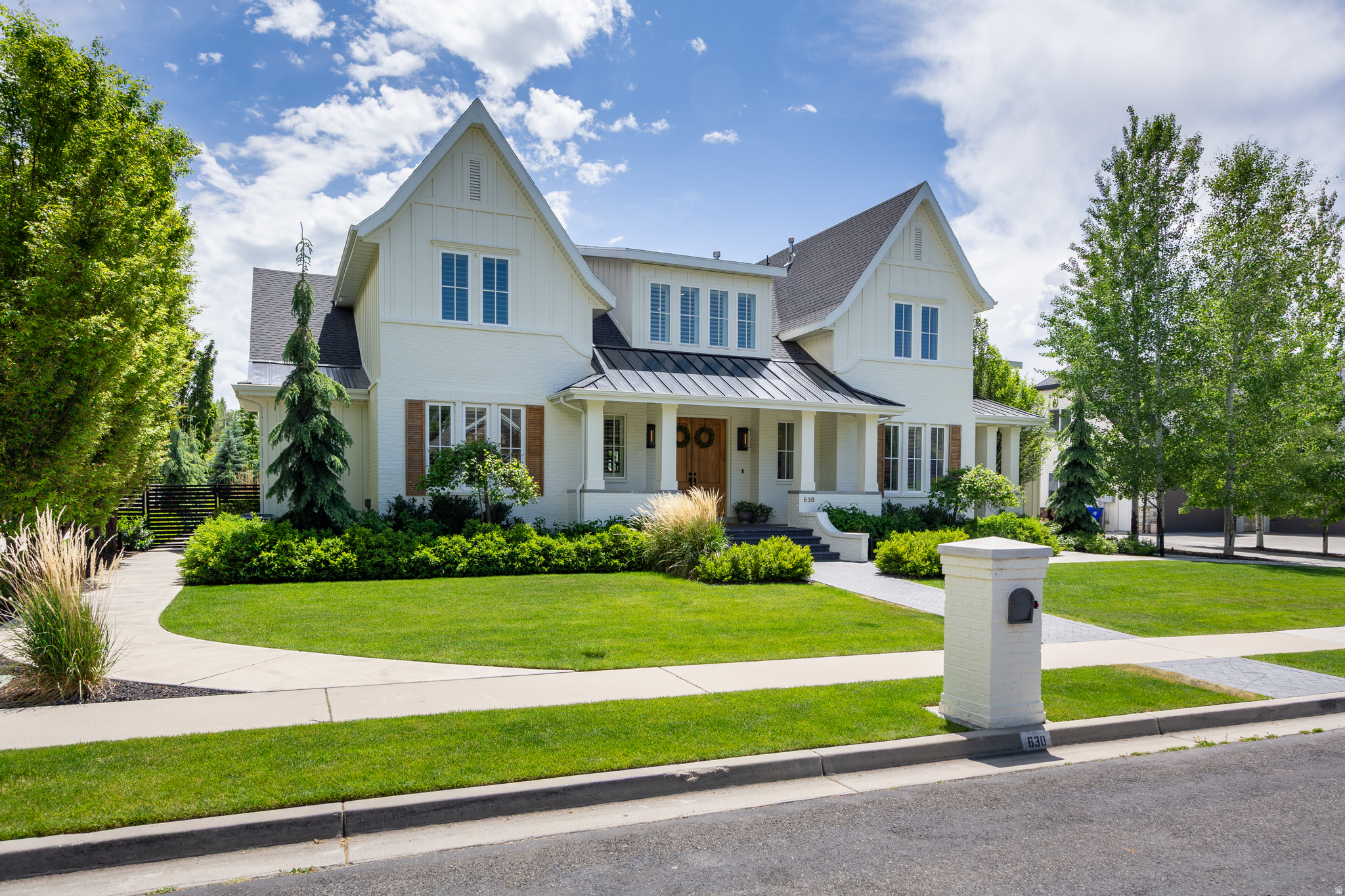 APPLEWOOD ACRES - Residential