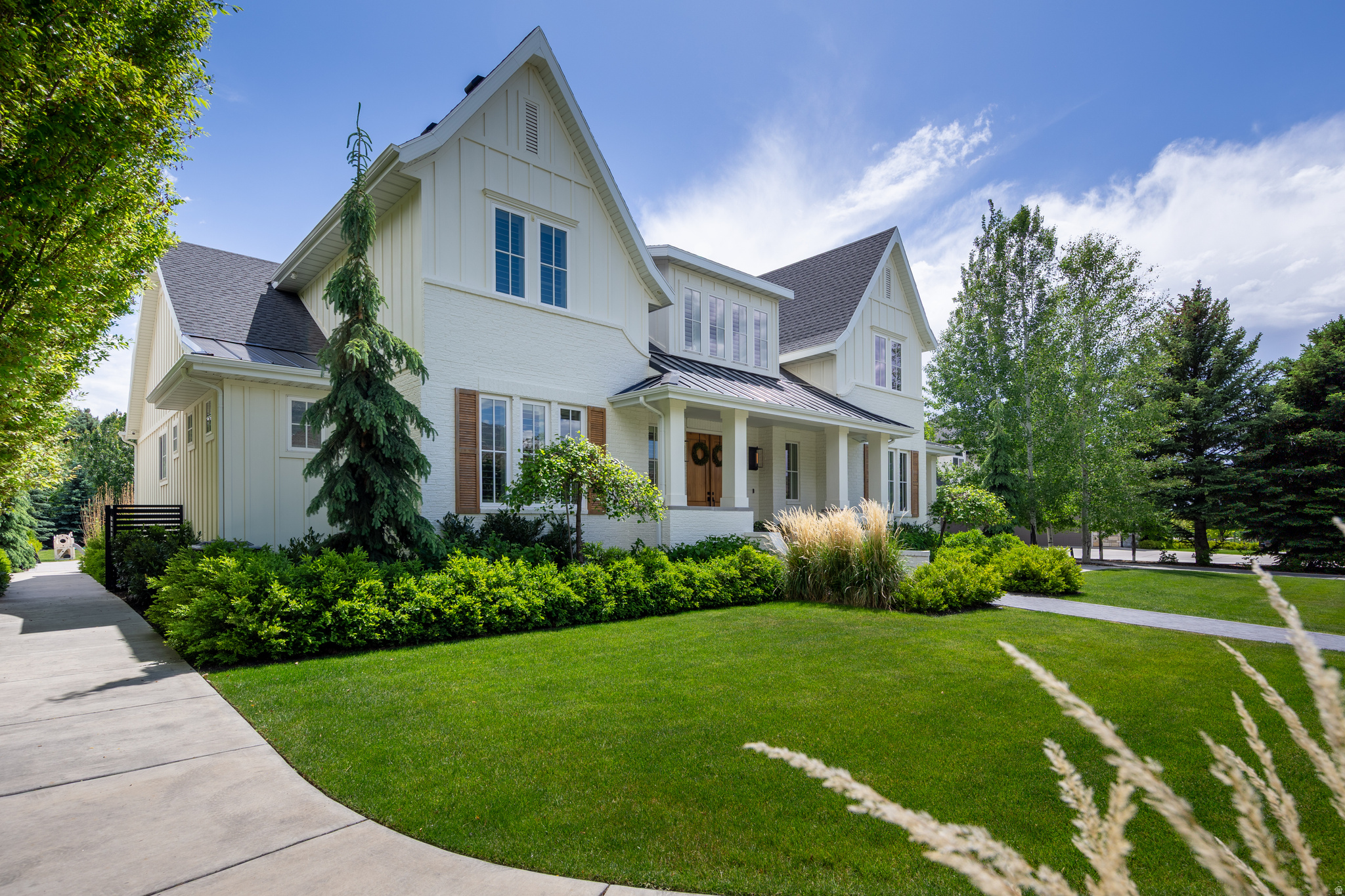 APPLEWOOD ACRES - Residential