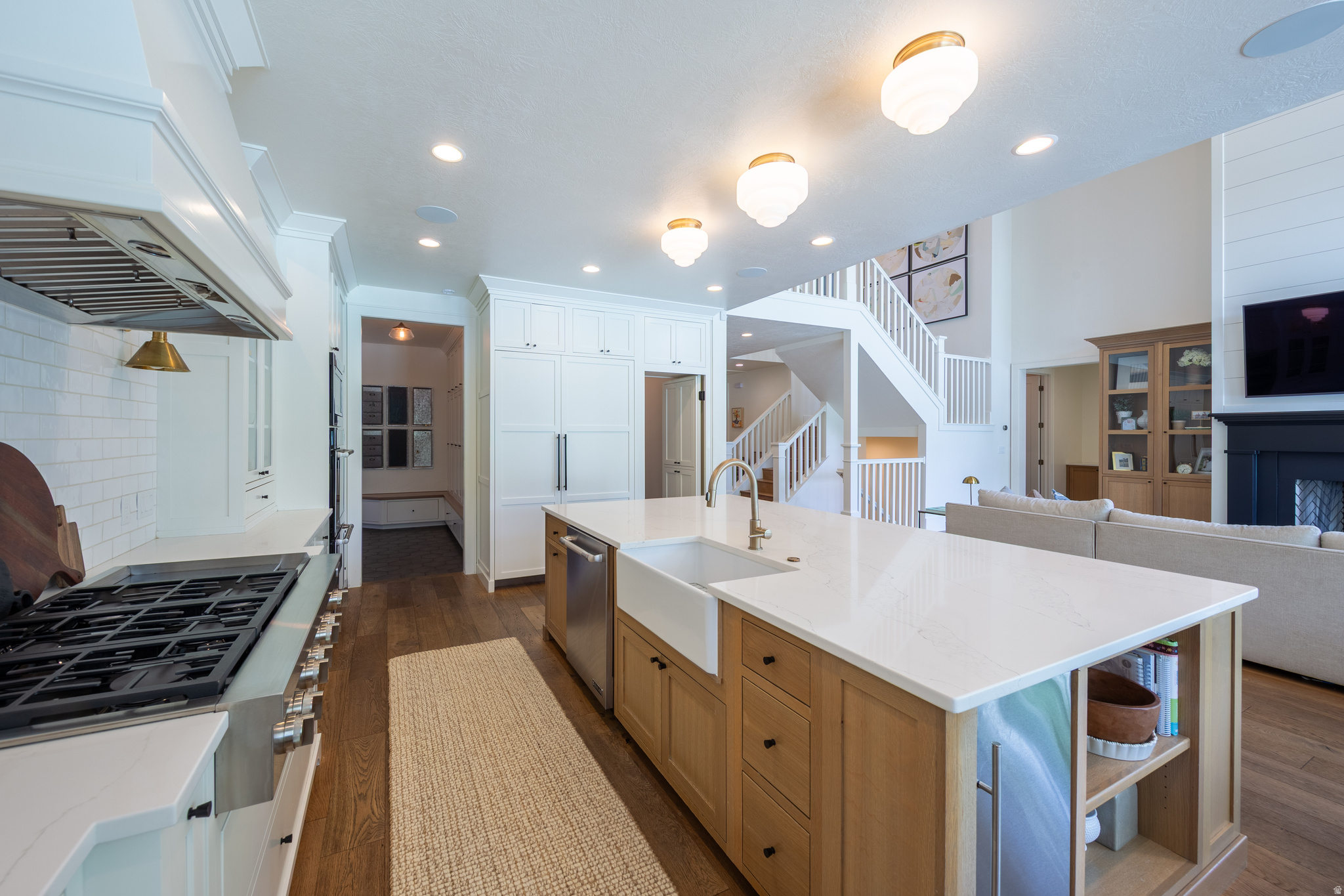 APPLEWOOD ACRES - Residential