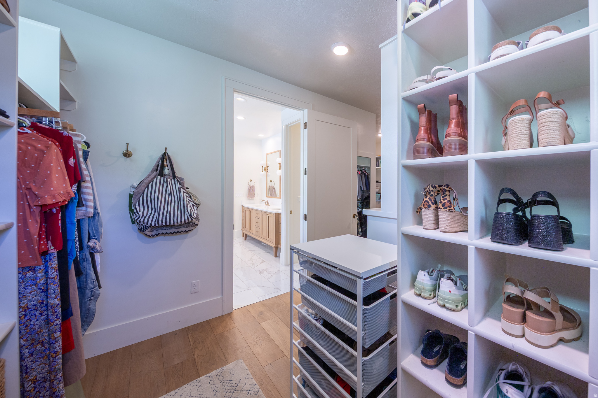 APPLEWOOD ACRES - Residential