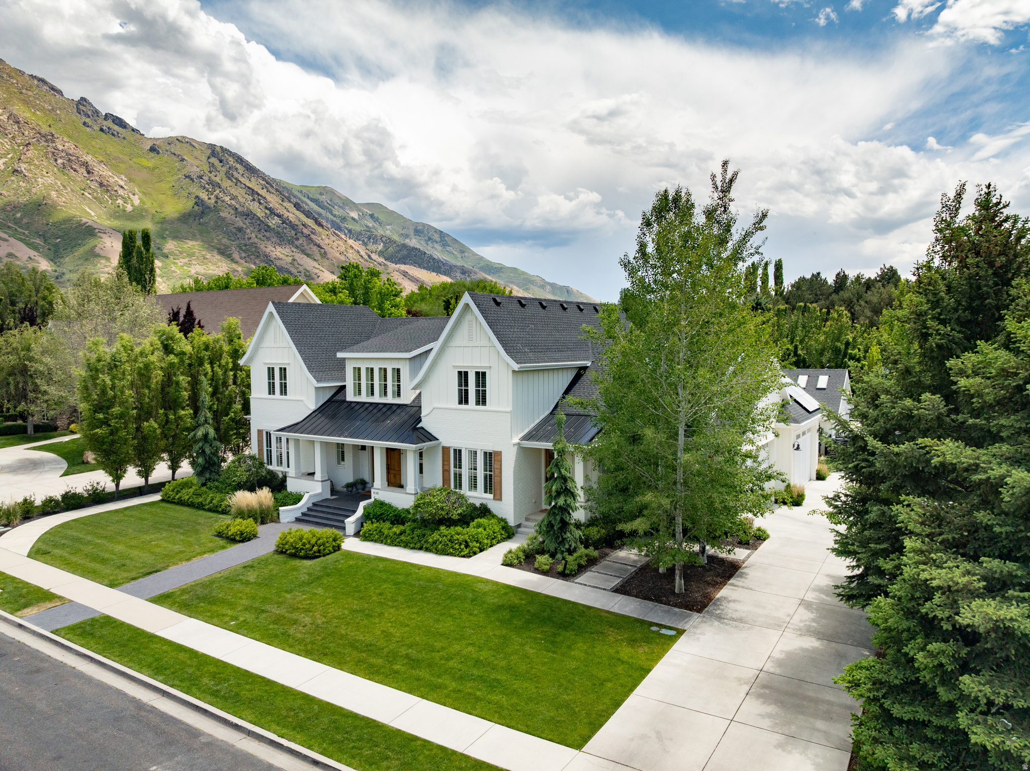 APPLEWOOD ACRES - Residential