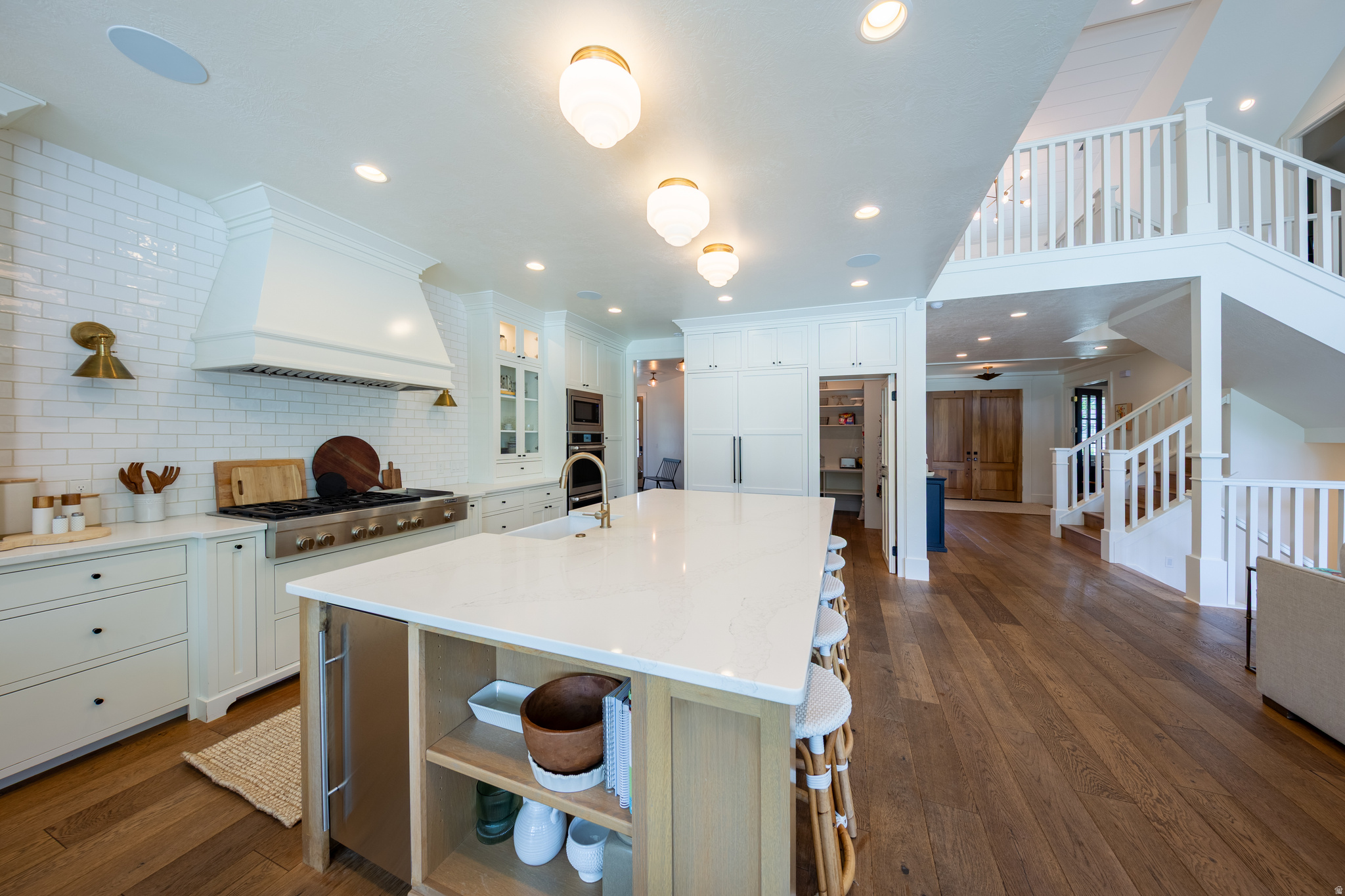 APPLEWOOD ACRES - Residential