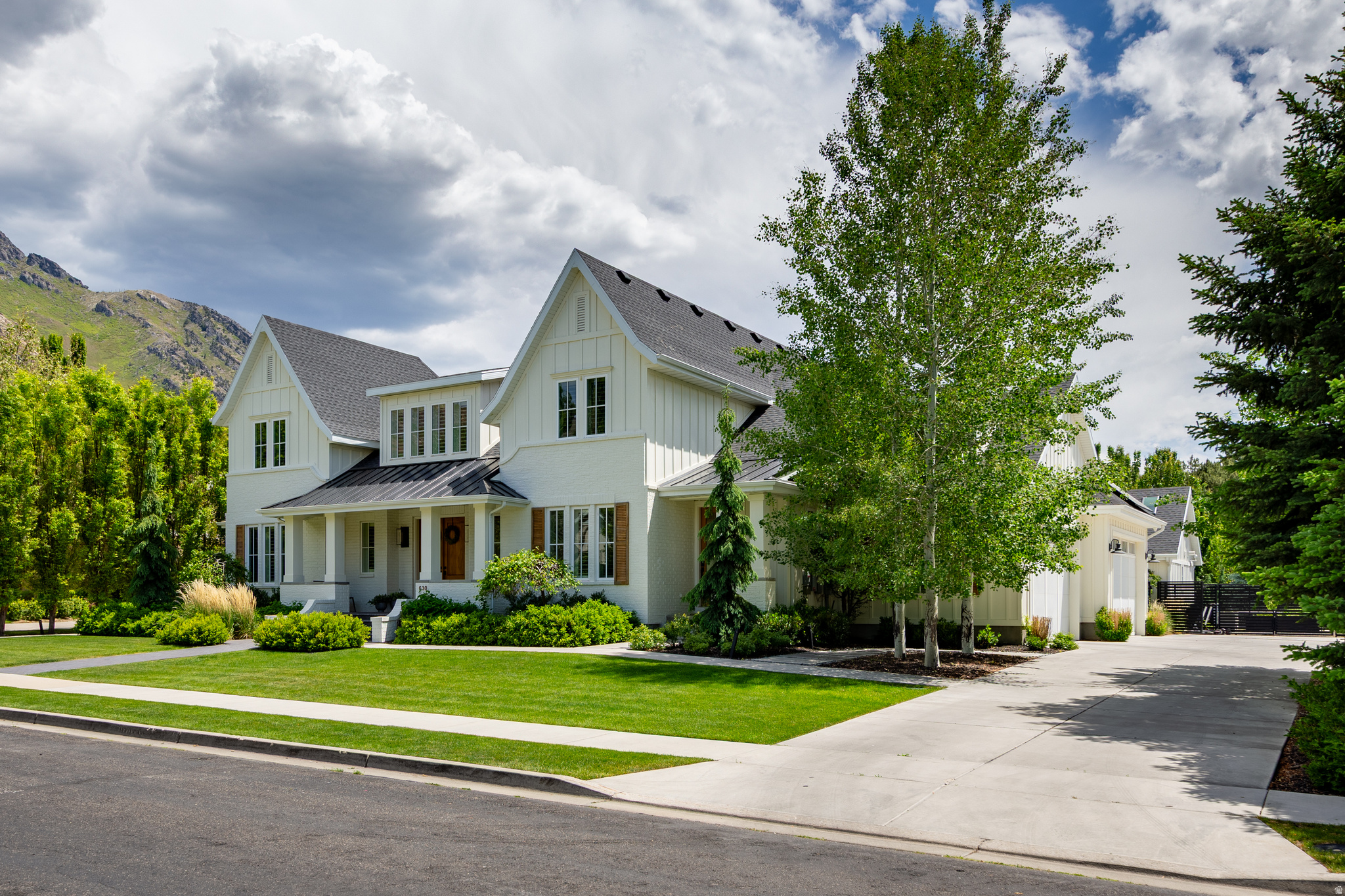 APPLEWOOD ACRES - Residential