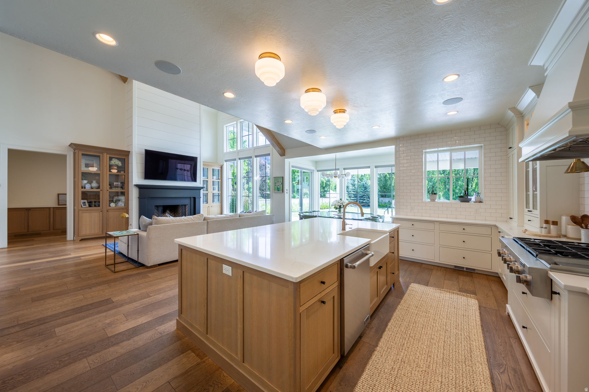 APPLEWOOD ACRES - Residential