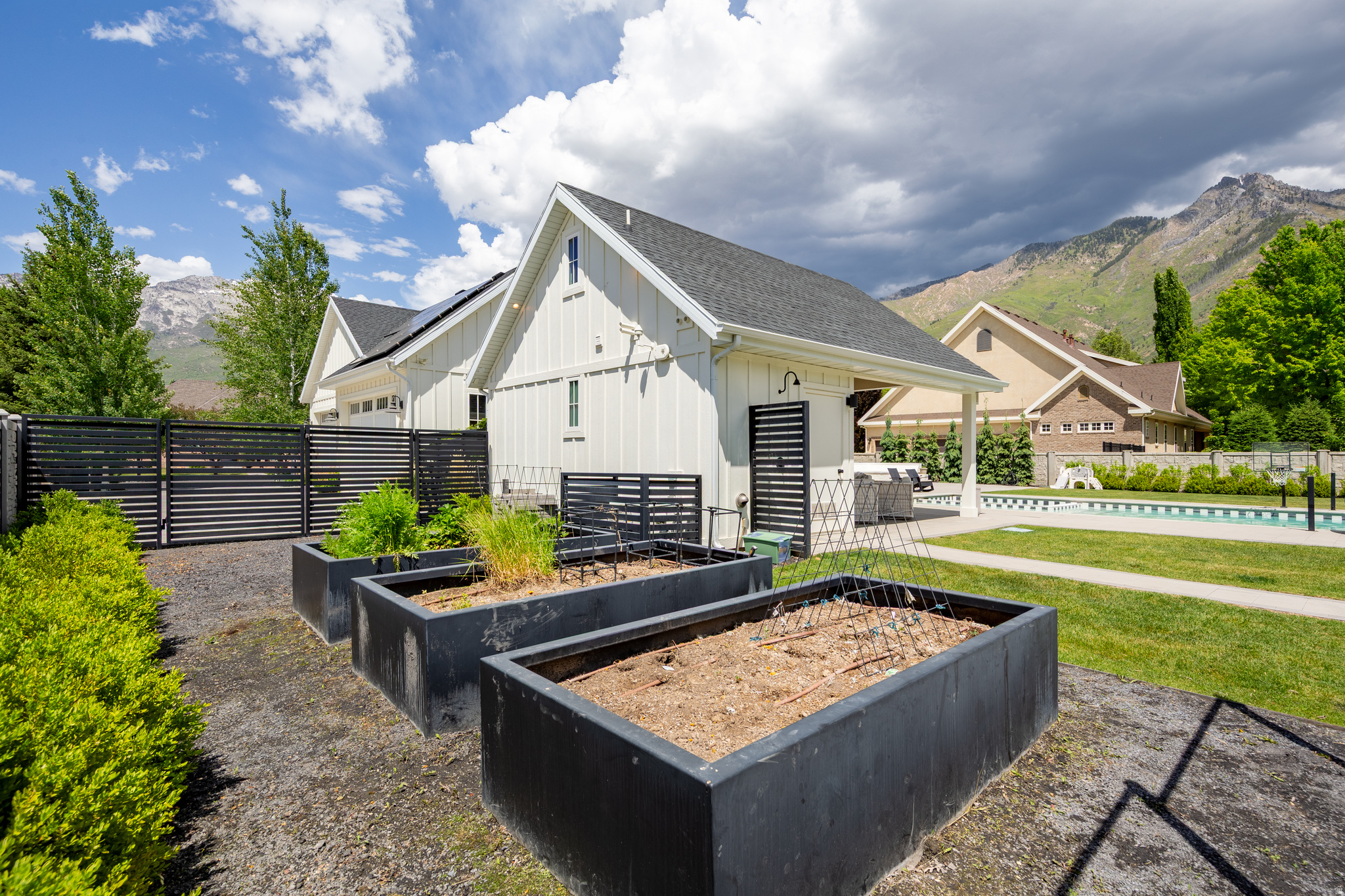 APPLEWOOD ACRES - Residential