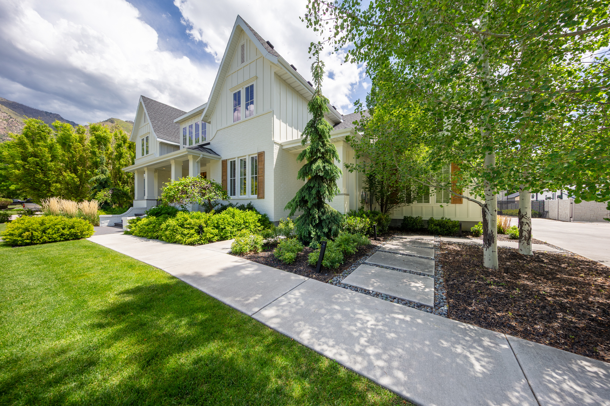 APPLEWOOD ACRES - Residential