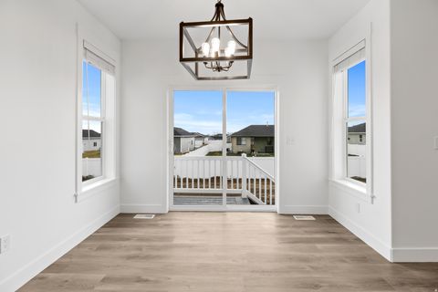 Tiny photo for 613 S 175 E, Hyde Park, UT 84318 (MLS # 2135610)