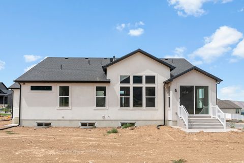 Tiny photo for 613 S 175 E, Hyde Park, UT 84318 (MLS # 2135610)