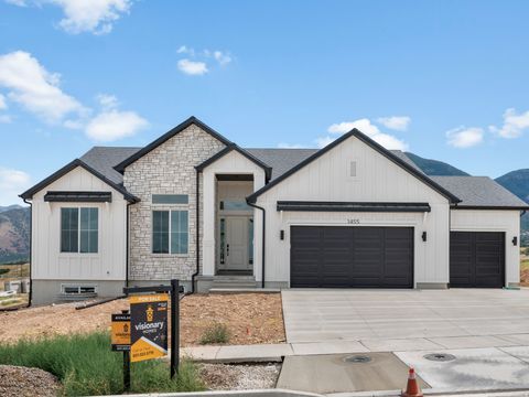 Photo of 613 S 175 E, Hyde Park, UT 84318 (MLS # 2135610)