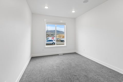 Tiny photo for 613 S 175 E, Hyde Park, UT 84318 (MLS # 2135610)