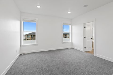 Tiny photo for 613 S 175 E, Hyde Park, UT 84318 (MLS # 2135610)