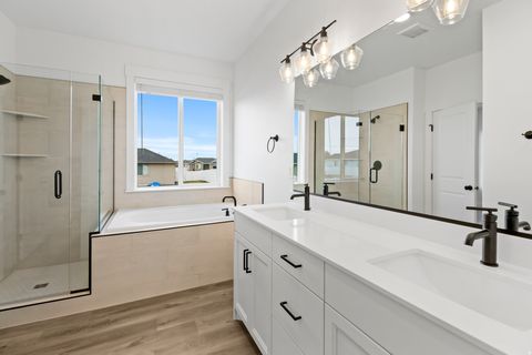 Tiny photo for 613 S 175 E, Hyde Park, UT 84318 (MLS # 2135610)